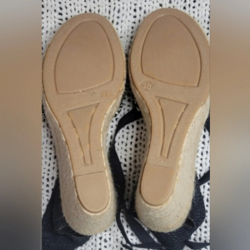 Free People Wedge Sandals Size 38